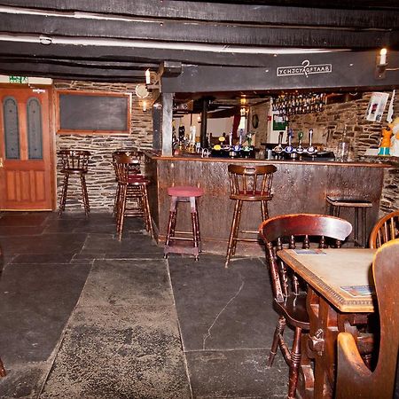 The White Hart Hotel Menheniot المظهر الخارجي الصورة