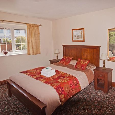 The White Hart Hotel Menheniot المظهر الخارجي الصورة