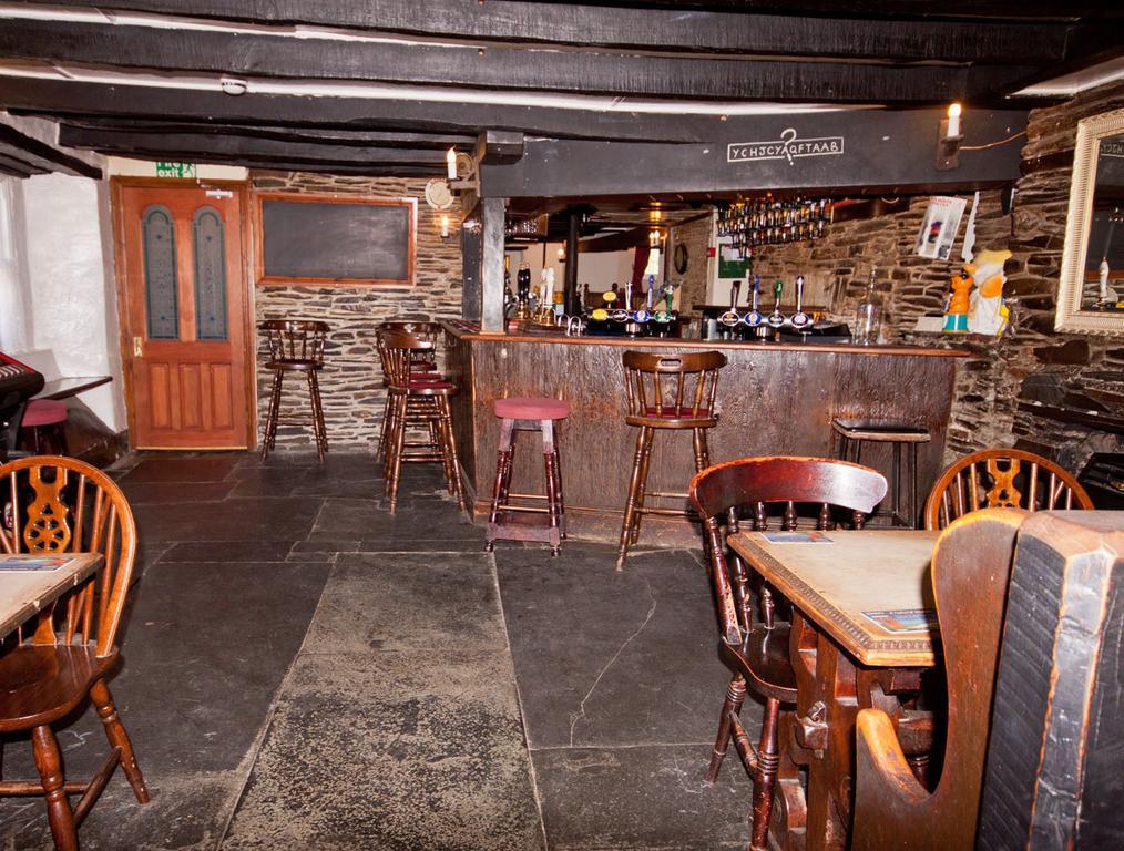 The White Hart Hotel Menheniot المظهر الخارجي الصورة