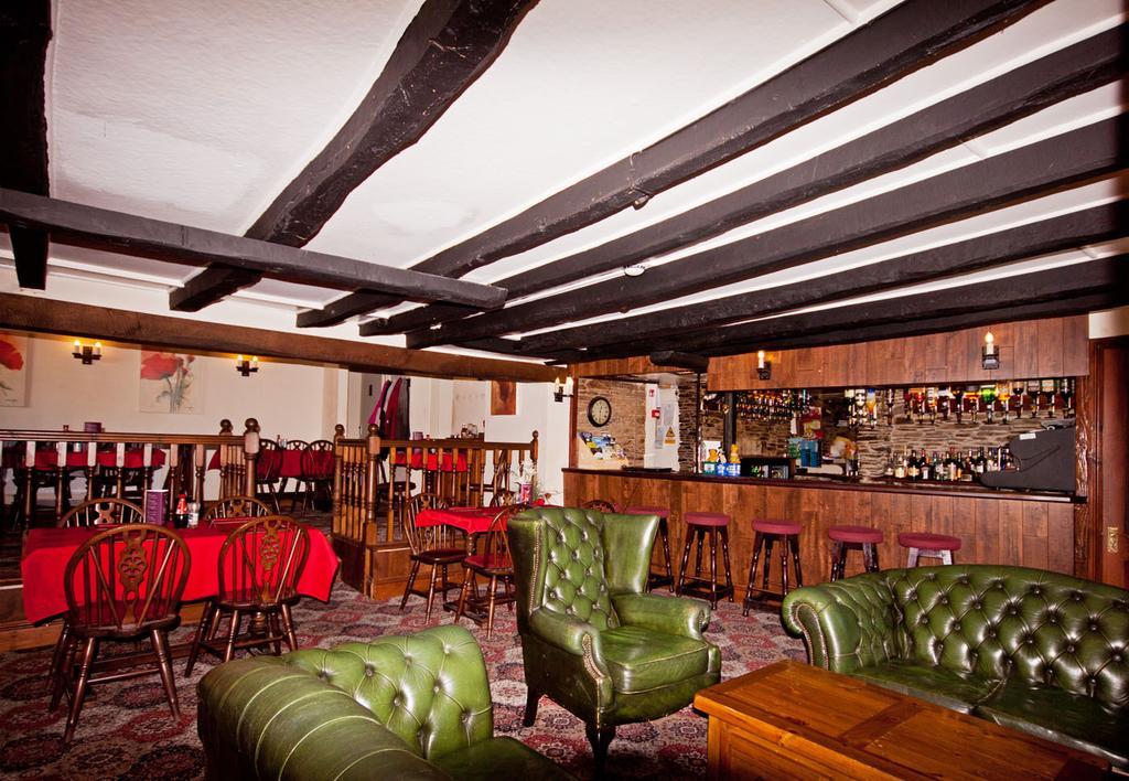 The White Hart Hotel Menheniot المظهر الخارجي الصورة