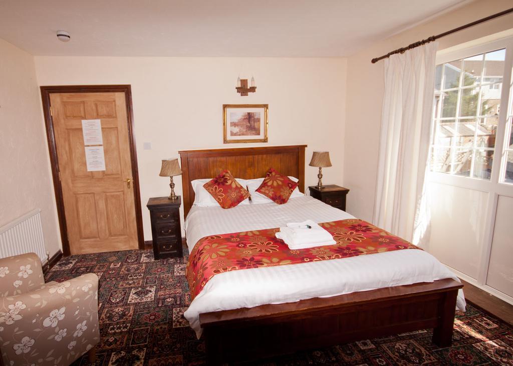 The White Hart Hotel Menheniot المظهر الخارجي الصورة
